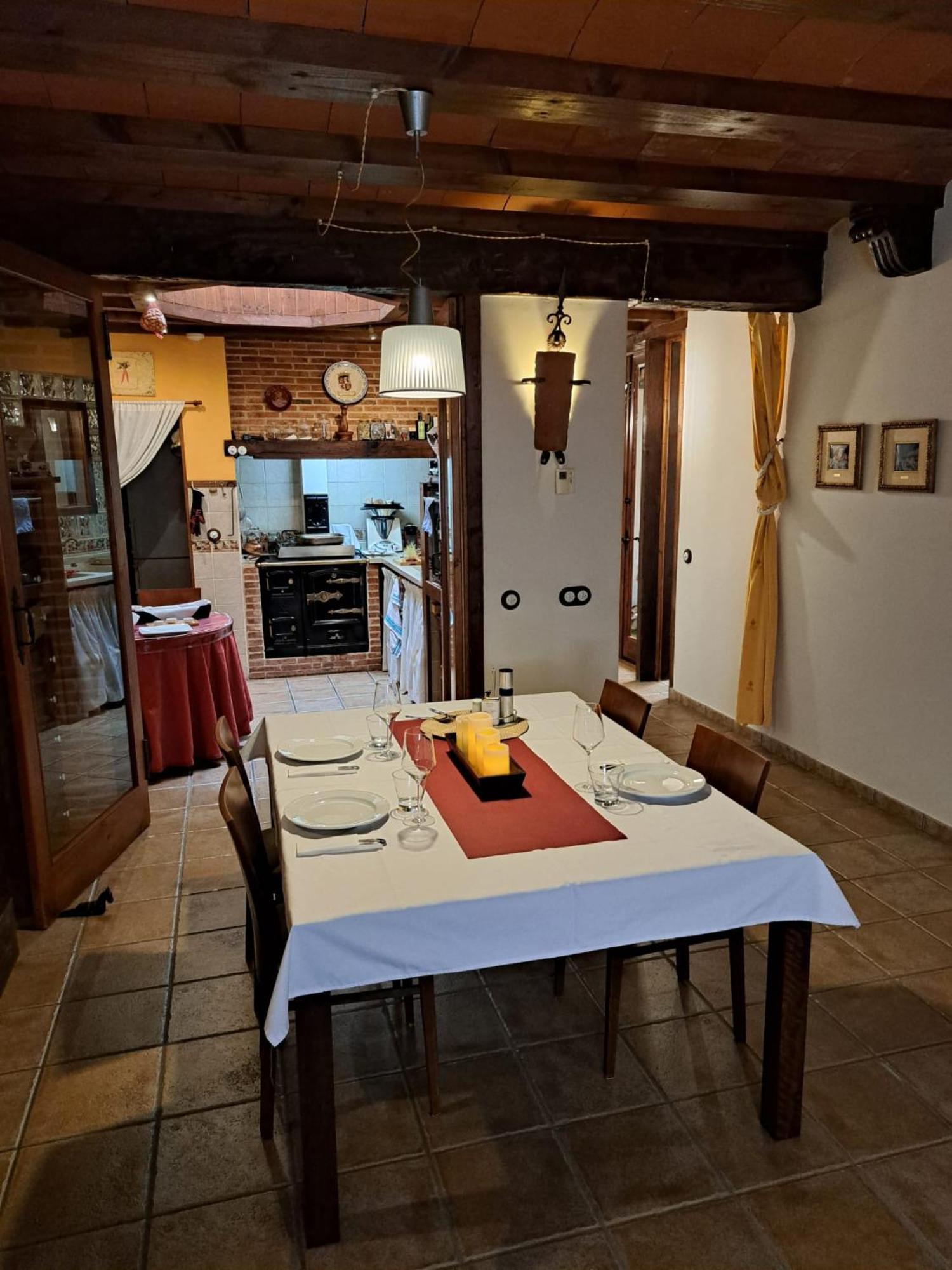 Vinarius, Posada Rural Castellanos de Villiquera Zewnętrze zdjęcie